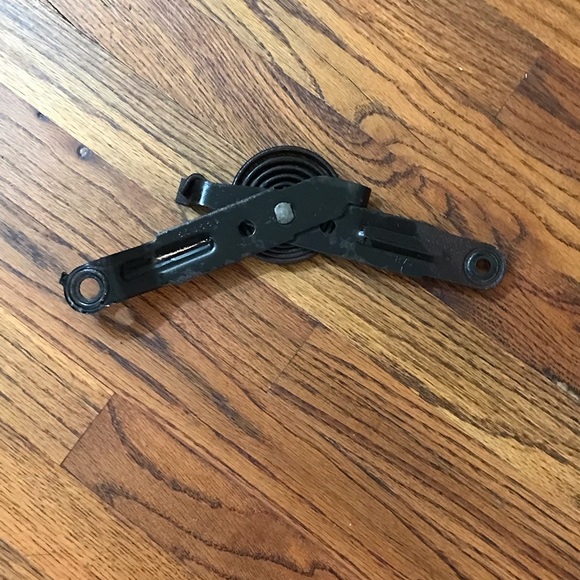 Hood Hinge Spring Left Driver Chevy GMC Silverado Yukon Sierra 15035591 Tahoe Su - Picture 11 of 12